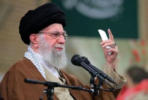 رهبر انقلاب: دست‌کاری لوایح اقتصادی باید محدود باشد
