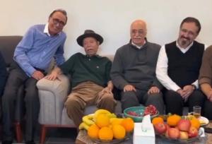 آوازخوانی علی نصیریان در یک شب‌نشینی