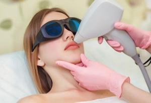 ماندگاری لیزر موهای زائد: عوامل موثر و راهکارهای افزایش آن