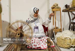 «محفل دانایی»؛ روایت هویت زن ایرانی در میان ۱۶۴ غرفه جشنواره اقوام