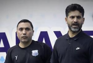 سرمربی پالایش‌نفت اصفهان: از منطقه خطر فاصله گرفتیم و باید برای رتبه‌ای بهتر تلاش کنیم