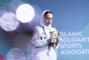 بزرگ‌ترین افتخارم این است که رهبر انقلاب زحمات من را دیده‌اند