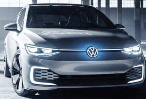 گلف و کراس‌ اوور برقی «فولکس‌ واگن» پشت چراغ قرمز!