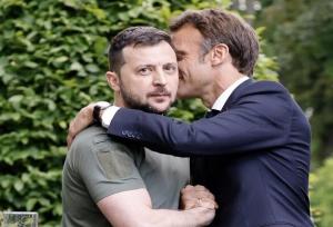 گفتگوی ماکرون و زلنسکی با تعدادی از سران کشورهای اروپایی