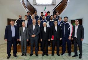 عارف قهرمانی تیم ملی وزنه‌برداری را تبریک گفت