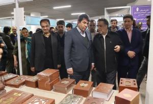 استاندار کرمان از نمایشگاه کتاب بازدید کرد/ تمدید ساعت کار نمایشگاه