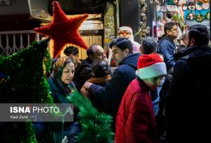 تصاویری از حال و هوای شب کریسمس در تهران