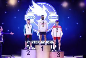 قهرمانی ۲ وزنه‌بردار ایرانی در پایان روز نخست مسابقات بین‌المللی جام فجر