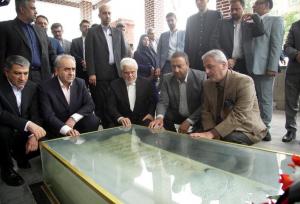 ادای احترام معاون اول رئیس جمهور به مقام شهید آل هاشم