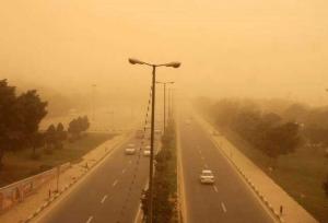 گرد و غبار به آسمان البرز بر می‌گردد