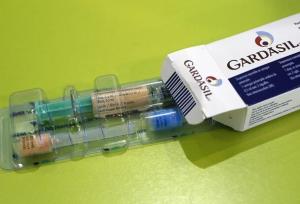 زمان تزریق واکسن گارداسیل | بهترین سن و دوره کامل ایمنی‌سازی