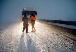  ممنوعیت تردد کشنده‌های تک‌محور در جاده تربت‌ حیدریه - مشهد