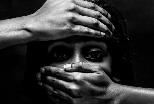 بازی رسانه‌ای با حقوق زنان؛ وقتی واقعیت قربانی اهداف سیاسی می‌شود