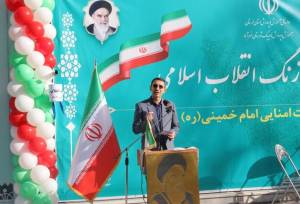 دانش‌آموزان پرچمداران آینده نظام و پیشرفت کشور