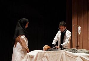 توکلی: کمبود امکانات برای هنرمندان تئاتر در رزن محدودیت ایجاد کرده است