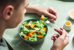 آغاز اجرای برنامه بهبود شاخص‌های تغذیه‌ای جوانان در خوزستان