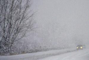 بارش برف و باران در محورهای ۵ استان کشور؛ انسداد دو محور مواصلاتی