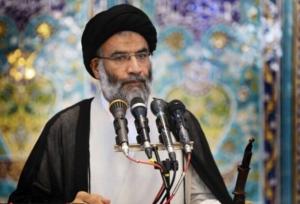 امام جمعه اهواز: راهکار آلودگی هوا، تعطیلی مراکز آموزشی نیست