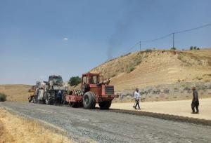 جاده روستای امروله رنگ آسفالت به خود گرفت