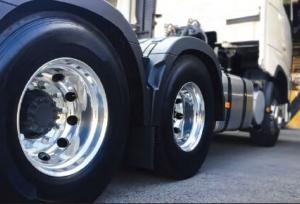 فقدان نظارت در بازار تایرهای سنگین وجود دارد