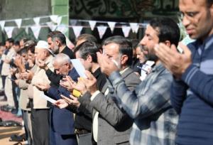 مردم سمنان نماز باران خواندند؛ پای برهنه در محراب خشکسالی