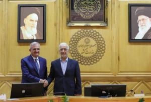 مومنی: محدودیتی برای توسعه روابط با ترکیه نداریم