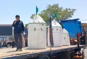 آماده سازی خیمه های عاشورایی برای مراسم گل گیران حسینی در بیجار