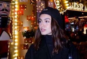 تیپ کریسمسی نیکی نصیریان؛ دختر رضا عطاران بزرگ شد!