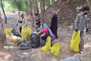 پاکسازی حاشیه رودخانه تاررود توسط گروه رفتگران طبیعت دماوند