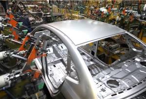 ایران خودرو، بهمن و آرین، پیشتازان مکتب «خودروسازی برای مردم»