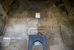 اقدامات فوری برای مهار نشت آب و نشست در مسجد جامع عتیق اصفهان