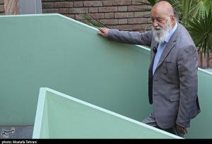 انتقاد چمران از نصب غیرمجاز دکل‌های موبایل و کوتاهی شهرداری در دریافت عوارض