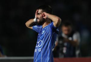 ستاره کوتاه‌قامت استقلال، خطرناک‌ترین بازیکن در نبردهای هوایی!