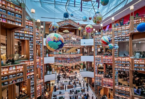 معماری عجیب این کتابخانه بازدید‌کنندگان را به وجد آورد