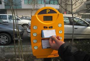  آغاز اجرای مدیریت مکانیزه پارک حاشیه‌ای در معابر پرترافیک شهر همدان