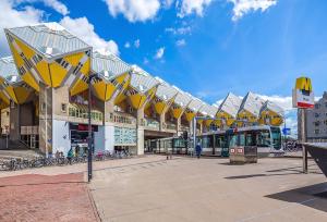 معماری کج این خانه‌ها در روتردام متعجب‌تان می‌کند