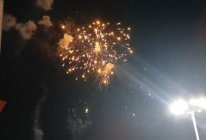 صدای انفجار در شمال غرب تهران ناشی از آتش بازی در یک مجتمع تجاری است