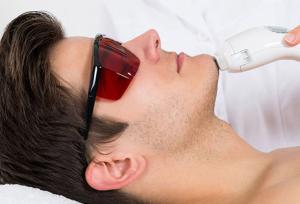 لیزر تماسی بهتر است یا غیر تماسی؟