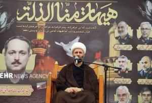 عاشورا نقطه عطف خودسازی و بصیرت در دفاع از ارزش های انقلاب است