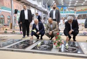 رئیس دفتر رئیس‌جمهور به مقام شامخ شهدای رشت ادای احترام کرد