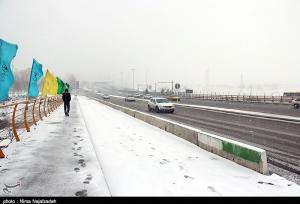 تردد روان در جاده چالوس/ بارش برف در جاده‌های ۹ استان