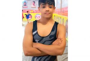 کشتی گیر هرمزگانی در جمع ملی پوشان قرار گرفت