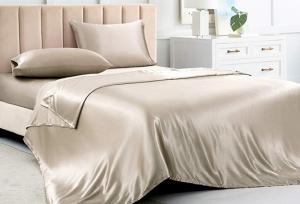 با این روش ملحفه‌های ابریشمی شما سال‌ها مثل روز اول می‌مانند!