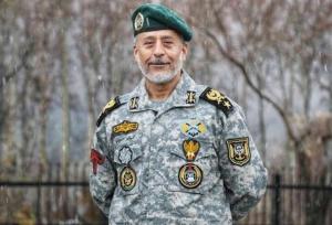 امیر سیاری: نیروی دریایی، چکاد اقتدار دفاعی وعمق راهبردی ایران است