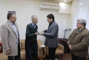 استاندار کردستان با خانواده شهدای بمباران ۲۸ دی سنندج دیدار کرد