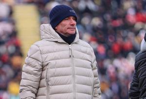 سرمربی سابق سپاهان گزینه اصلی هدایت کامرون