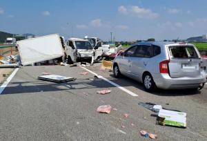 تصادف زنجیره‌ای در مرکز ژاپن؛ ۷ نفر زخمی شدند