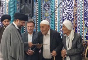 آئین تجلیل از ۲ پدر شهید در گناوه برگزار شد