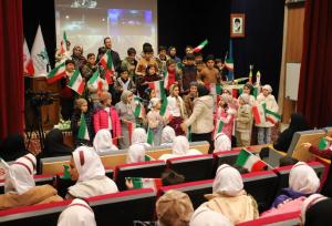 کودکان اردبیلی پرتاب همزمان سه ماهواره ایرانی را جشن گرفتند