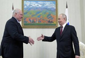 لوکاشنکو خطاب به پوتین: آماده‌ایم میزبان مذاکرات اوکراین باشیم